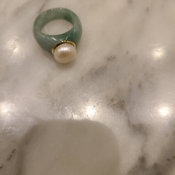 10k YG Cultured Pearl and Jade Ring - Picture 5 of 5